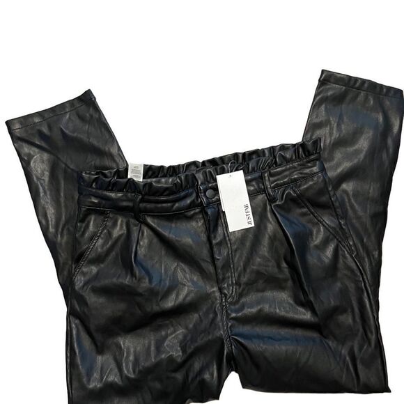 Just FAB Faux Leather High Rise Pleated Women’s Black Pants Size 33 - Picture 1 of 4